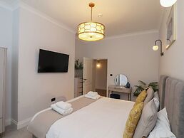 The Salisbury Apartment 301