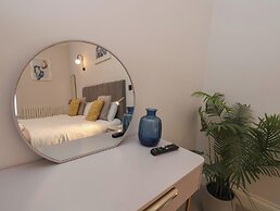 The Salisbury Apartment 301