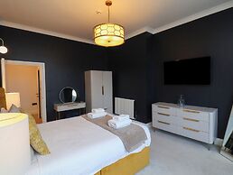 The Salisbury Apartment 301