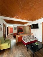 LA CASA ROJA