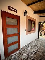 LA CASA ROJA