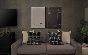 Luxury Apartments by Hyatus Center City