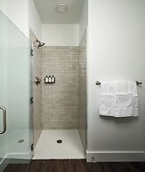 Luxury Apartments by Hyatus Center City