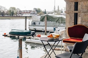 Water s Edge - From 300 Per Night