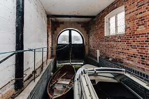 Water s Edge - From 300 Per Night