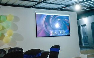 Centrally Located in El Pino la Vega, Space for 8 or More Guest, Heate