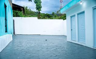 Centrally Located in El Pino la Vega, Space for 8 or More Guest, Heate