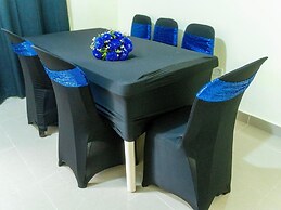 Centrally Located in El Pino la Vega, Space for 8 or More Guest, Heate