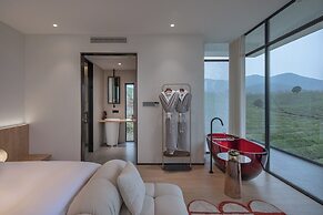 Xinchi Sakura Valley Resort