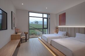 Xinchi Sakura Valley Resort