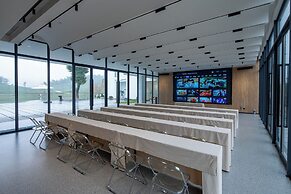 Xinchi Sakura Valley Resort