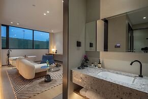 Xinchi Sakura Valley Resort