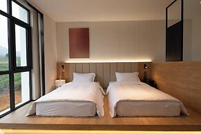 Xinchi Sakura Valley Resort