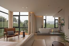 Xinchi Sakura Valley Resort