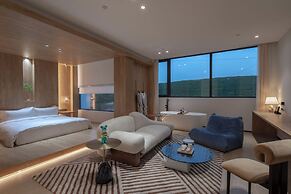 Xinchi Sakura Valley Resort