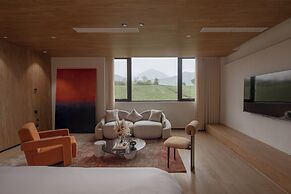 Xinchi Sakura Valley Resort