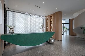 Xinchi Sakura Valley Resort