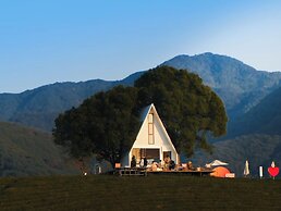 Xinchi Sakura Valley Resort