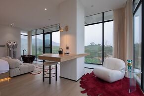 Xinchi Sakura Valley Resort