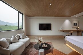 Xinchi Sakura Valley Resort