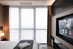 The Smith Luxury SkyView Apartments