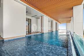 The Smith Luxury SkyView Apartments