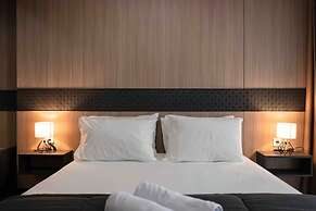 The Smith Luxury SkyView Apartments