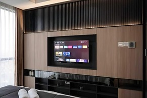 The Smith Luxury SkyView Apartments