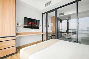 The Smith Luxury SkyView Apartments