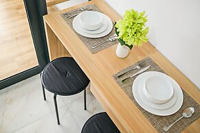 The Smith Luxury SkyView Apartments