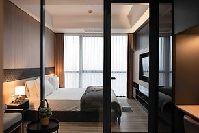 The Smith Luxury SkyView Apartments