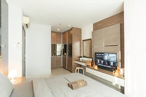 Central Royal Apartments by Emily