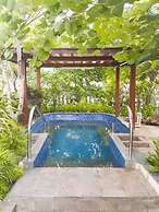 Central Royal Apartments by Emily