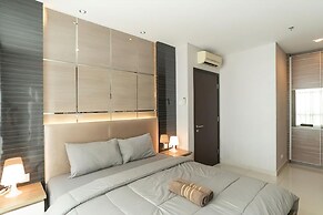 Central Royal Apartments by Emily