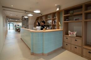 BEAT. Warii Hostel at Chaophraya River