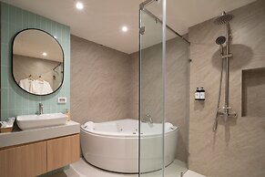 BEAT. Warii Hostel at Chaophraya River