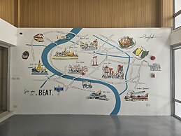 BEAT. Warii Hostel at Chaophraya River