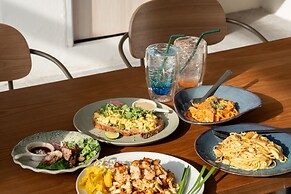 BEAT. Warii Hostel at Chaophraya River