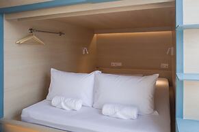 BEAT. Warii Hostel at Chaophraya River