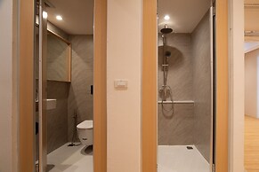 BEAT. Warii Hostel at Chaophraya River