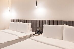 Giverny Hotel