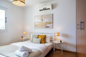 Quint - 2-Bedroom Apt & Pool in Protaras