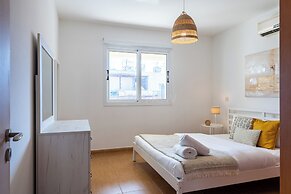 Quint - 2-Bedroom Apt & Pool in Protaras