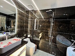 Royal Hanoi Hotel