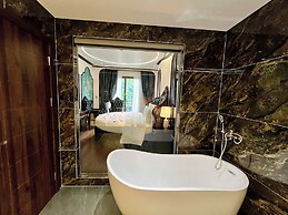 Royal Hanoi Hotel