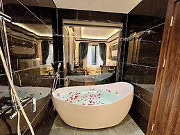 Royal Hanoi Hotel