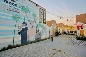 Moon in 9 haus Cafe & Villas