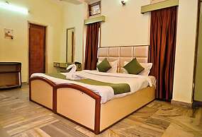 Holiday Inn Guest House