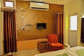 Holiday Inn Guest House