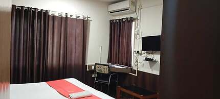 Holiday Inn Guest House